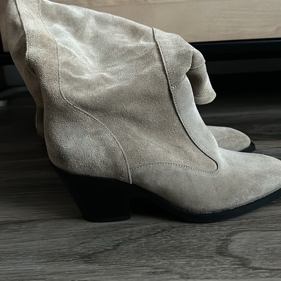 Flattered Carla suede boots - Picture 6 of 6